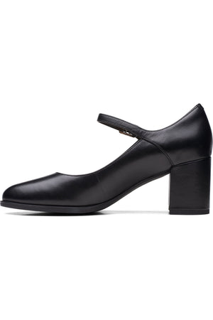 Clarks Freva55 Strap in black leather