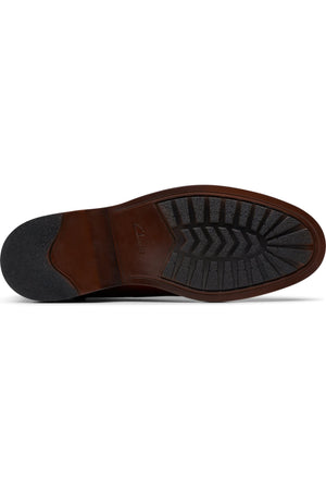 Clarks Aldwin Chukka boot in Mid Tan