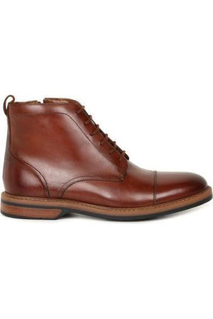 Clarks Aldwin Cap boot in Mid Tan