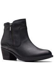 Clarks Boots Neva Zip in Black Leather