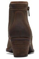 Clarks Boots Neva Zip in Taupe Leather