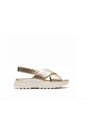 Clarks DashLite Wish in Gold leather