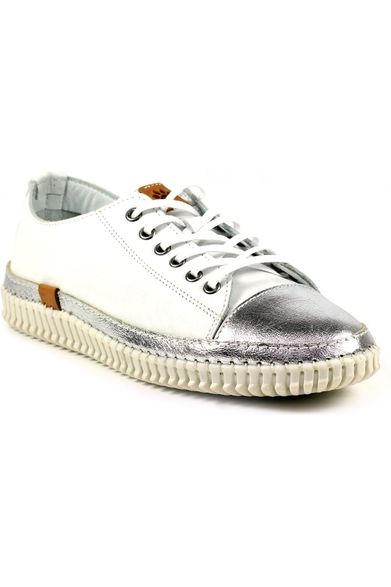 Lunar Shoes Truffle FLD105 in white