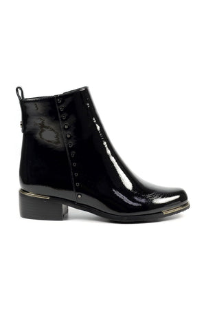 Lunar GLC 794 Violette in black patent boots