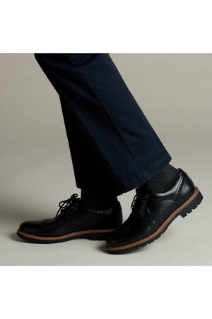 Clarks Batcombe Wing in black leather