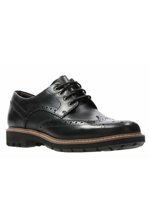 Clarks Batcombe Wing in black leather