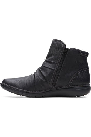 Clarks Un Loop Top black leather